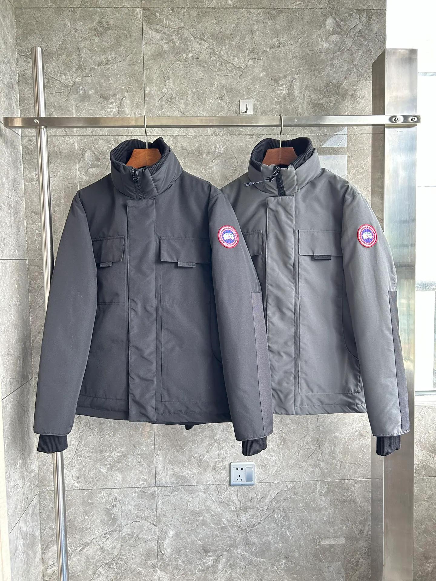 P840 E24 model 5816M Expedition men's model black, gray. Sizes: XS S M L XL XXL.